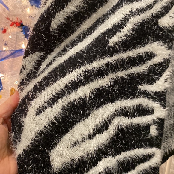 Susina Fun Fur cardigan sweater zebra print plus size 1X - Picture 3 of 5